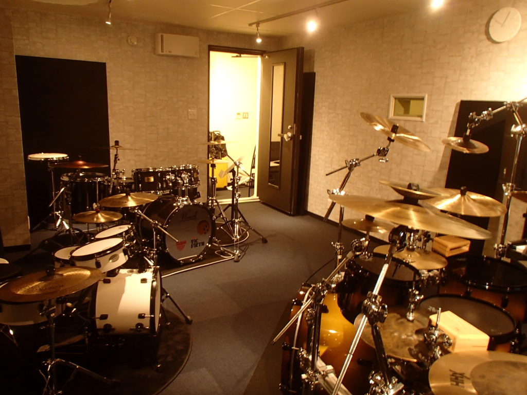 スズキトモヒサドラムスクール　代表鈴木様