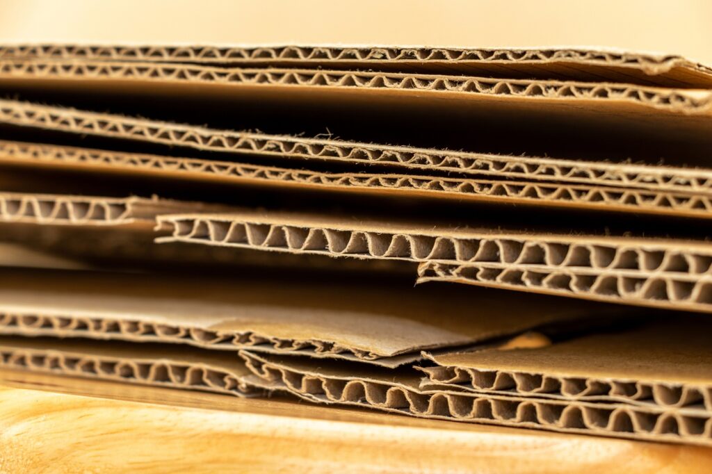 防音室は自作で出来る？防音効果があると言われるダンボール防音室の作り方について