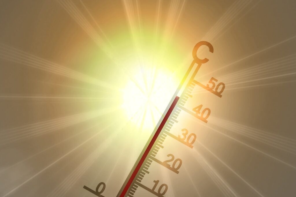 防音室を作ったのに暑い？夏に考えたい防音室の温度・空調対策
